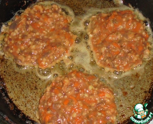 лепешка с пшеном. оладьи из печени. печеночные лепешки. печеночные лепешки. деревенские лепешки из печени.