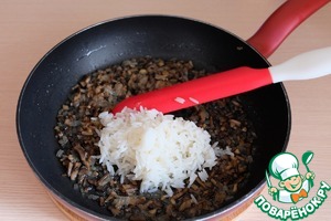 Жареные пирожки с маринованными грибами и рисом, рецепт с фото — Вкусо.ру