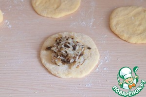 Жареные пирожки с маринованными грибами и рисом, рецепт с фото — Вкусо.ру