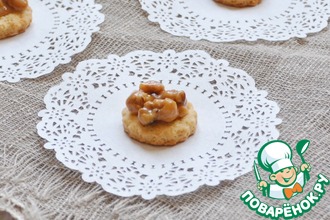 Рецепт: Печенье с орехами в карамели