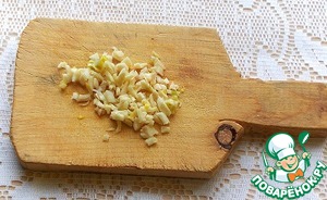Салат из свеклы с чесноком и грецкими орехами - 5 пошаговых фото в рецепте