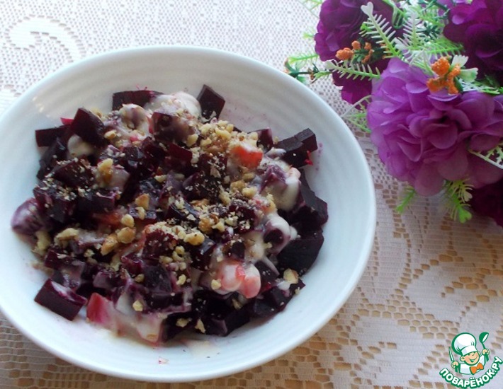 Рецепт: Свекольный салат с чесноком и орехами