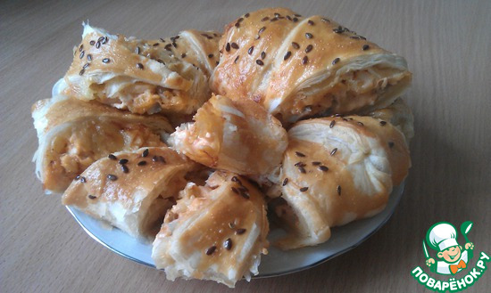 Пирог-венок из слоёного теста "Куриный"
