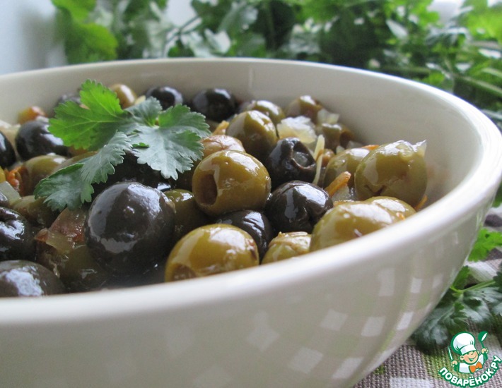 Рецепт: Тёплые маринованные оливки Микс