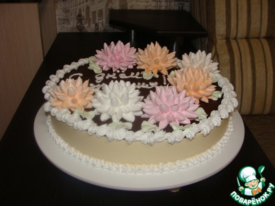 Торт Птичье молоко оформлен кремом "Мокрое безе"- автор рецепта LEKA250887