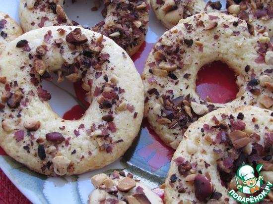 Песочные кольца с арахисом по рецепту Надежда https://www.povarenok.ru/recipes/show/137254/