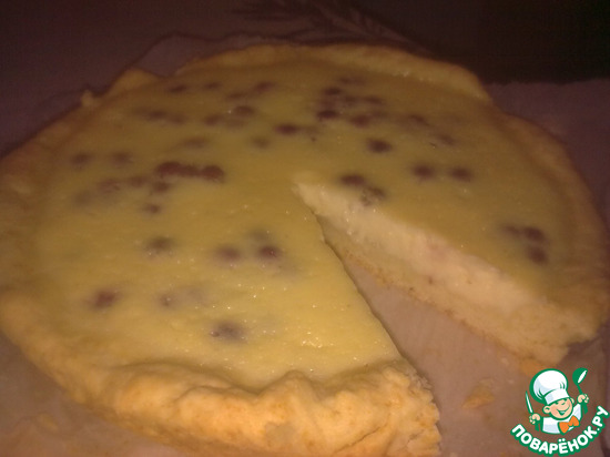 Заливной сметанный пирог с земляникой