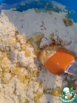 Творожно-фруктовый песочный пирог – кулинарный рецепт