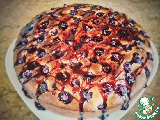 Сдобный пирог с вишней к "чаю"