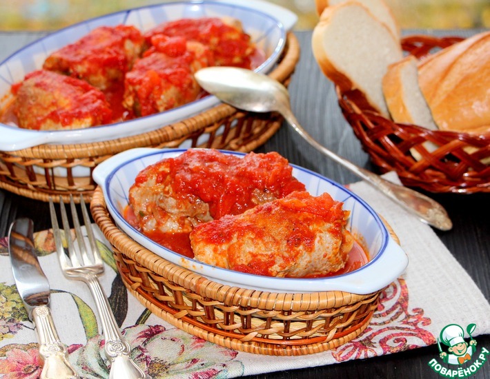Рецепт: Свиные крученики в томатном соусе