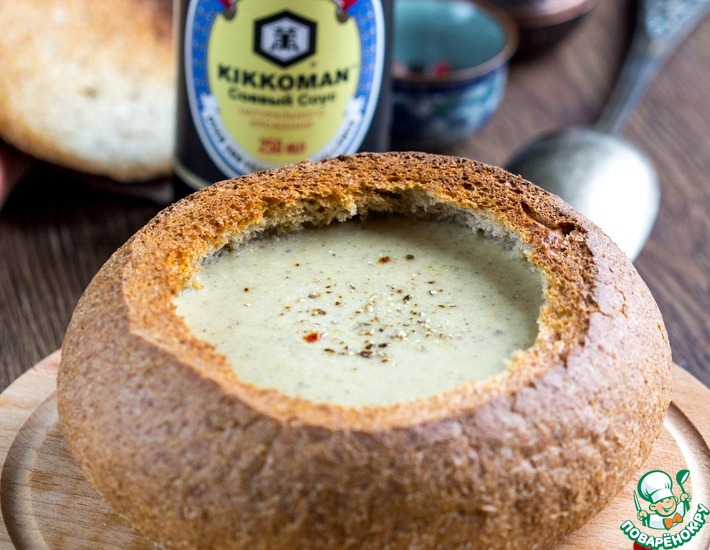 Рецепт: Сырный суп с грибами в хлебе