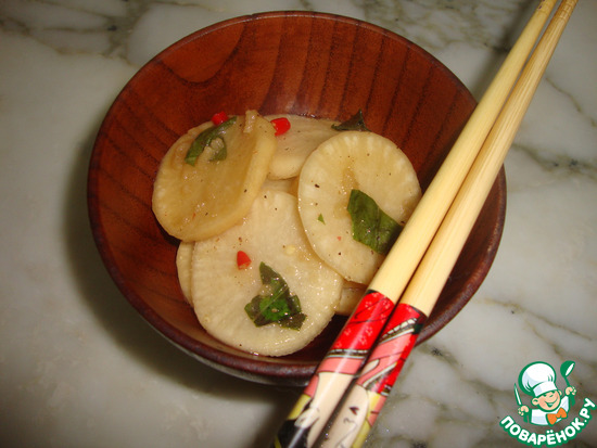 Пикантная маринованная редька (дайкон)