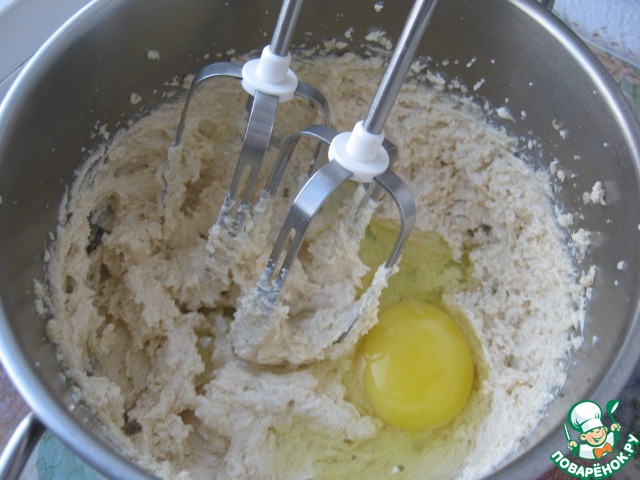 Яйца со сметаной на сковороде. Стакан молока с печеньем. Как использовать стакан для песочного теста.