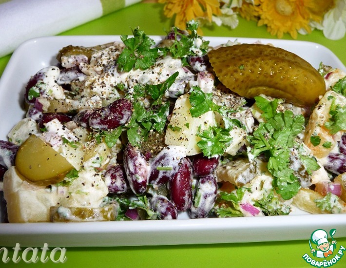 Рецепт: Картофельный салат с фасолью и огурцами