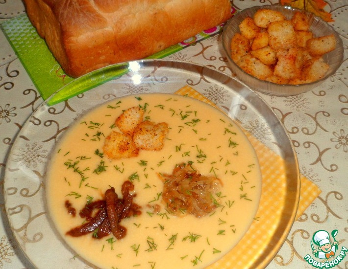 Рецепт: Луково-сырный суп-пюре с беконом