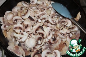 Омлет с грибами и курицей