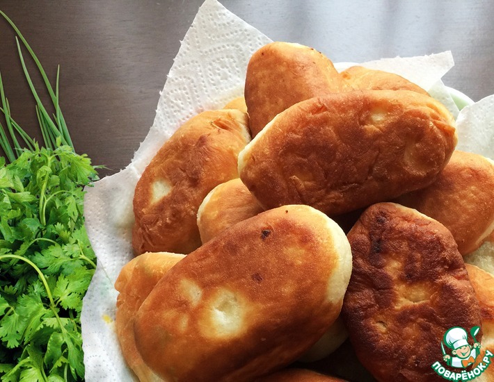 Рецепт: Жареные пирожки с картофелем и грибами
