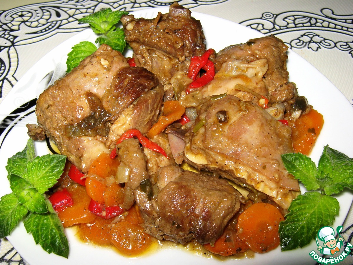 Мясо по абхазски. Мясо по абхазски с овощами. Говядина, тушеная по-абхазски. Мясо по абхазски в духовке. Мясо по абхазски из копчёной свинины.