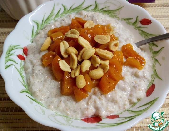 Каша с курагой на воде. Овсяная каша с курагой. Каша из кураги. Каша из кураги Дагестанская. Каша Артек молочная с сухофруктами.