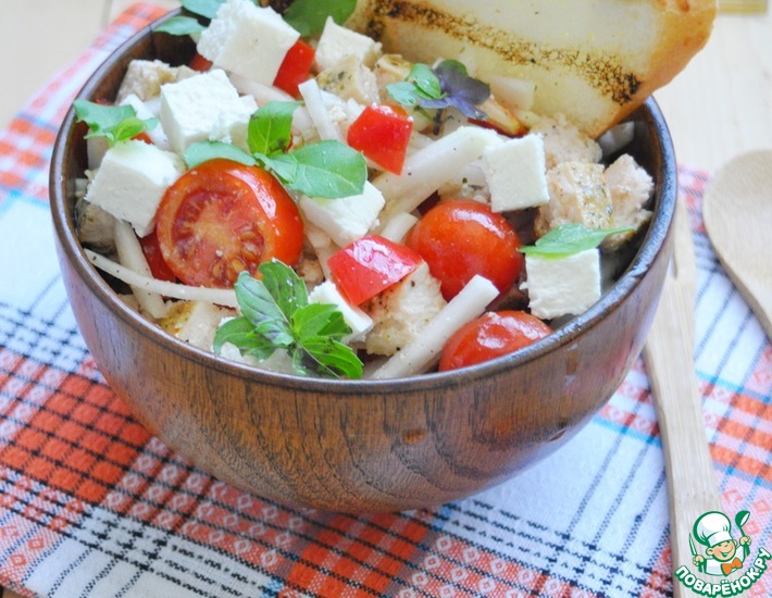 Рецепт: Салат с курицей, фетой и помидорами