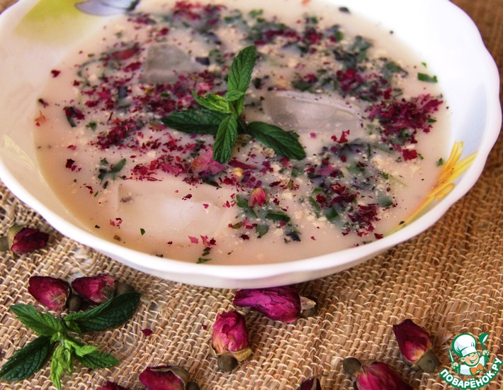 Рецепт: Персидский холодный йогуртовый суп Абдог хиар