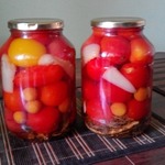 Маринованные помидоры с алычой
