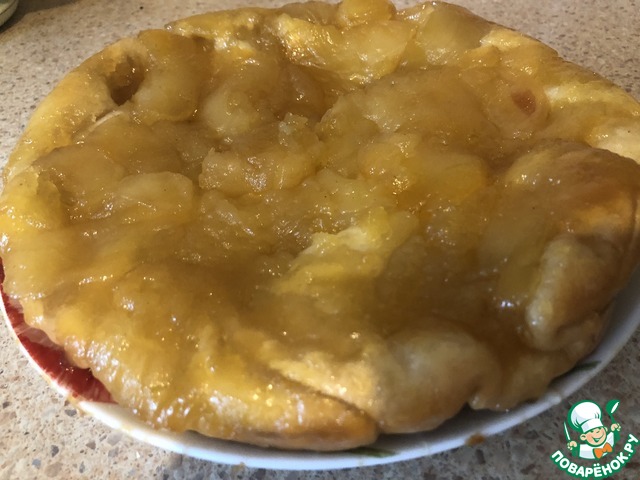 Пирог-перевертыш из яблок