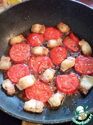 Омлет: рецепт с салом, луком и помидорами