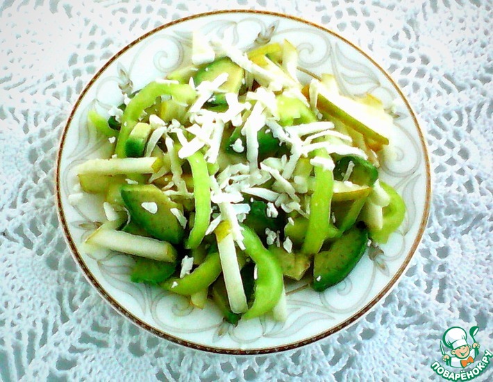 Рецепт: Салат из авокадо, груши и сыра