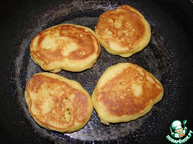 оладьи на кислом молоке без соды. пп оладушки на кефире. оладьи на молоке. оладушки на молоке без соды. оладьи на кислом молоке без соды.