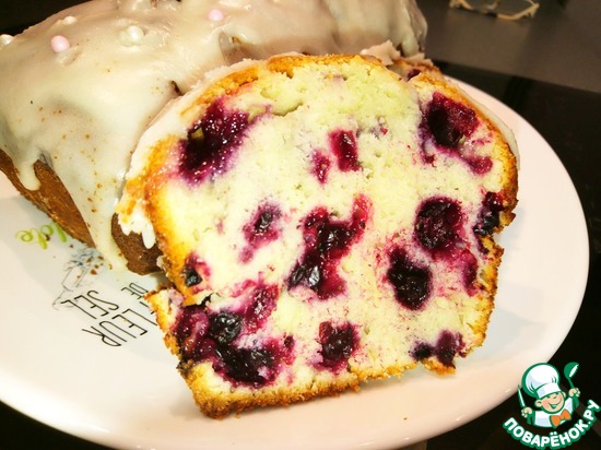 Кекс на сметане с черной смородиной