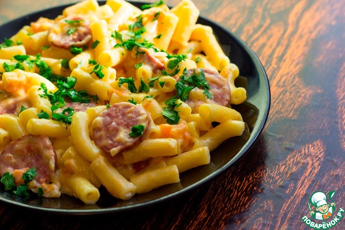 Сливочные макароны с колбасой и сыром кулинарный рецепт