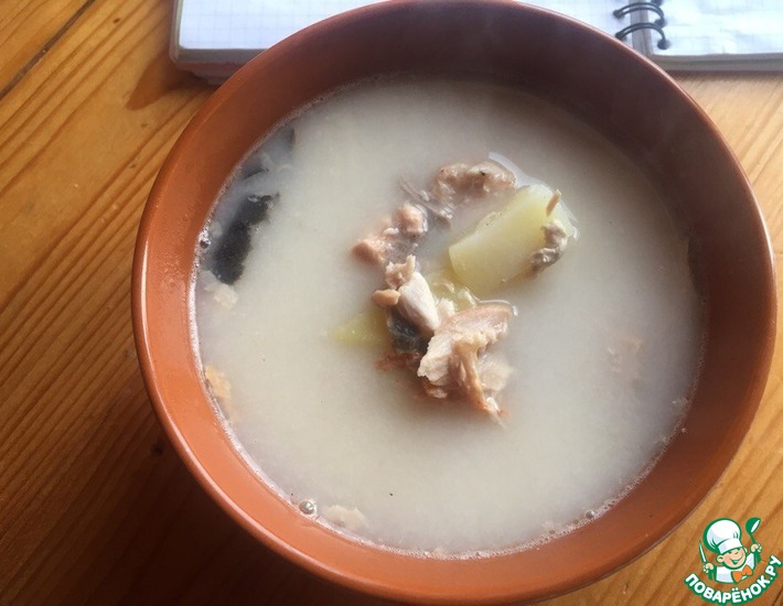 Рецепт: Суп из консервированной горбуши