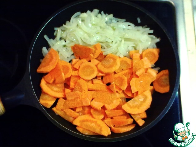 Тушим морковь на сковороде с маслом. Как тушить морковь в сковороде.