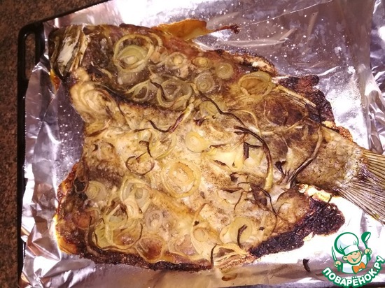 Сазан, запеченный с луком по-корейски