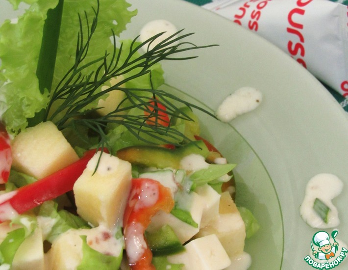 Рецепт: Овощной салат с заправкой из ряженки