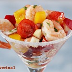 Салат с креветками и овощами