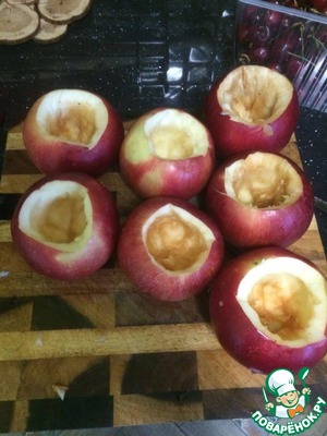Яблоки с творогом и изюмом, пошаговый рецепт на 32041 ккал, фото, ингредиенты - Ирина