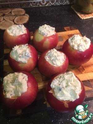 Яблоки с творогом и изюмом, пошаговый рецепт на 32041 ккал, фото, ингредиенты - Ирина