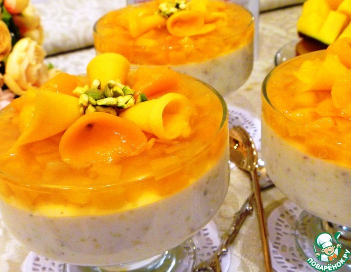 Рецепт: Йогуртовый десерт с фисташками и манго