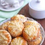 Сконы с тмином и колбасой