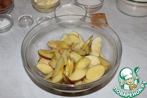 Яблочный пирог в нежном сметанном креме, пошаговый рецепт на 2947 ккал, фото, ингредиенты - Liza Oliver