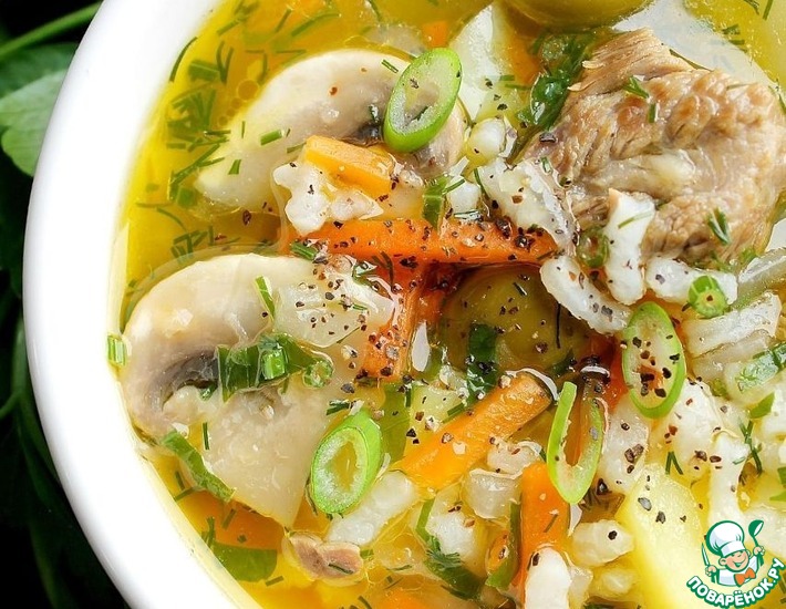 Рецепт: Мясной суп с шампиньонами и оливками