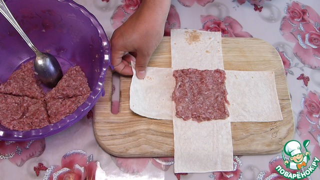 конвертики из лаваша с мясным фаршем жареные на сковороде. конвертики с мясом и картошкой в духовке. треугольники из лаваша. конвертики с фаршем на сковороде. конвертики из лаваша с фаршем на сковороде.