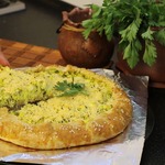 Пирог с капустой, яйцами и зеленью