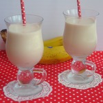 Банановый коктейль с карамельным пудингом