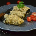 Баклажановые рулетики в кунжуте