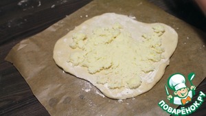 Хачапури по-аджарски с двумя видами сыра – кулинарный рецепт