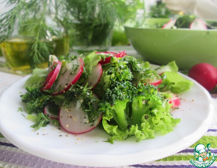 Рецепт: Салат с брокколи и редисом