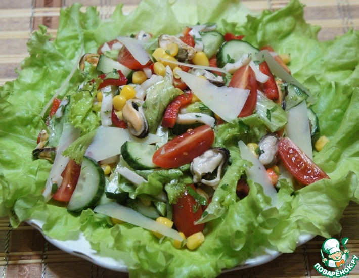 Рецепт: Салат с морепродуктами Голос моря